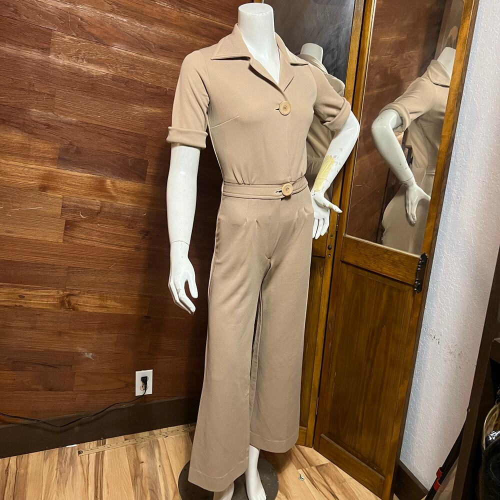 VINTAGE 70s Tan Jumpsuit Size 0 Dagger Collar Disco Mod Minimalist Tan One Piece